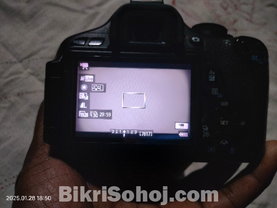 Canon DSLR camera 600d